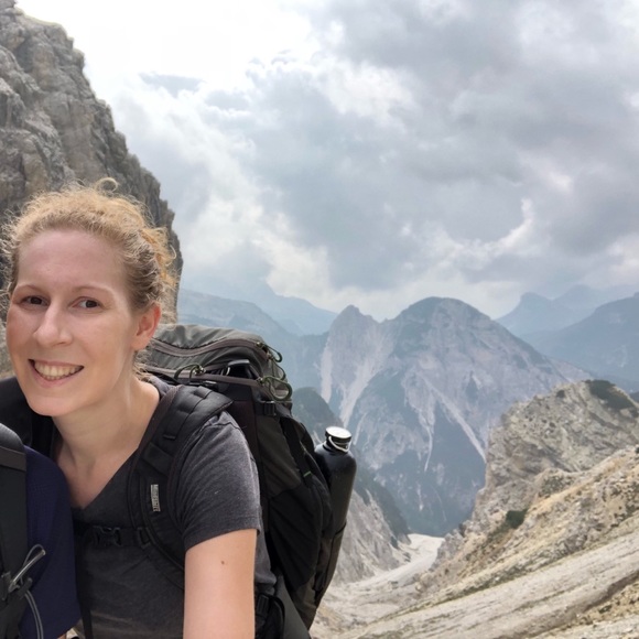 Meet your Posher, Sarah - Picture 1 of 1